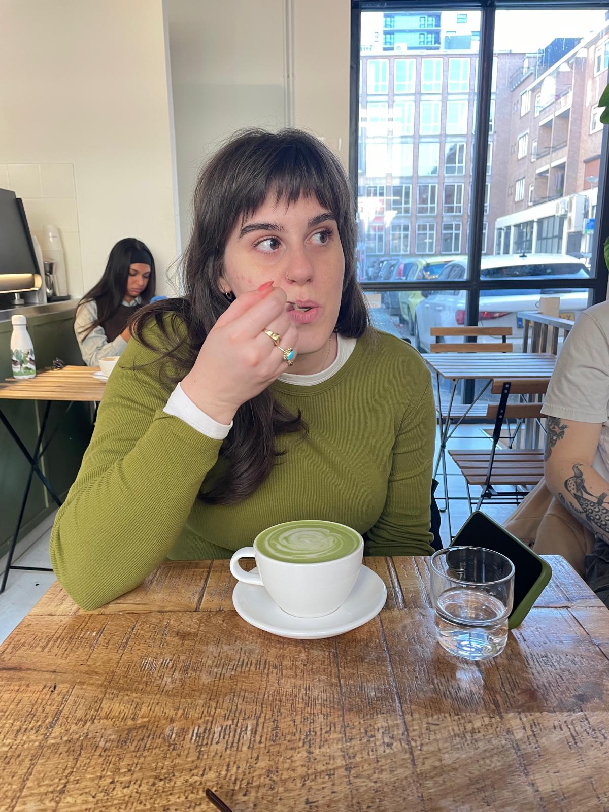 Eveline bij Crave Coffee & Bakery