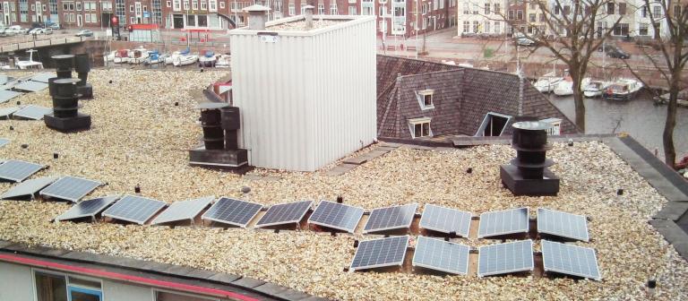 Zonnepanelen erop en gas eraf: Verduurzaming van een Middelburgs energielabel C flatgebouw