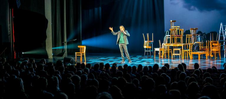 Foto van Jan Jaap van der Wal tijdens Climate Comedy Night