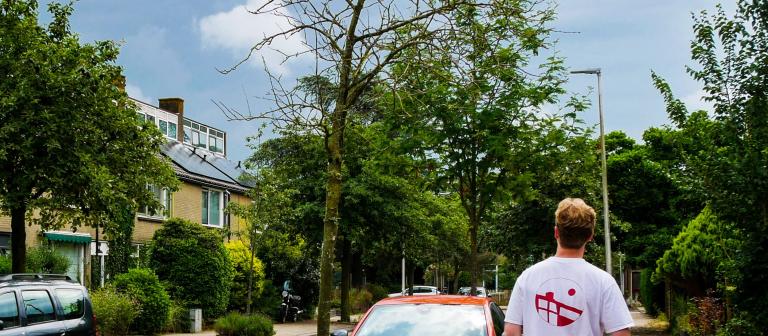 Zonnepanelen in de straat