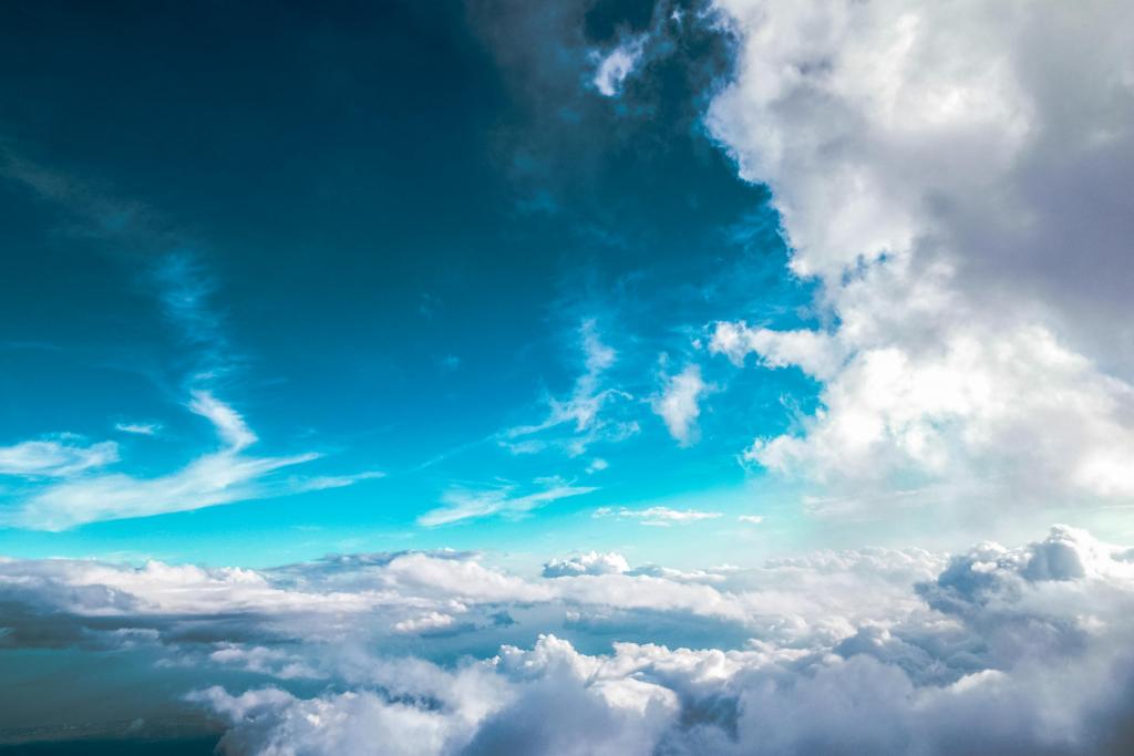 Foto van blauwe lucht met wolken
