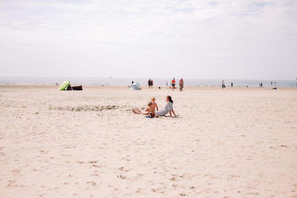 Foto van mensen op het strand