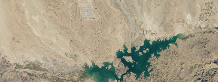 Foto woestijn zonnecentrale