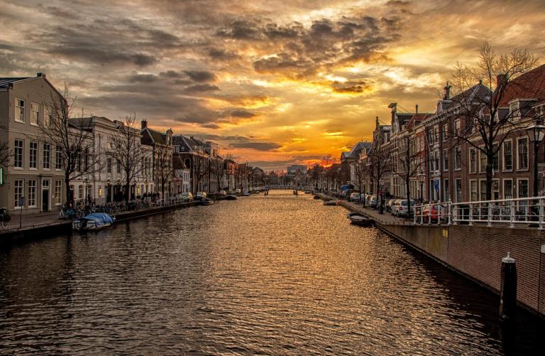 Zonnepaneel zoekt dak: liefde op het eerste gezicht in Amsterdam