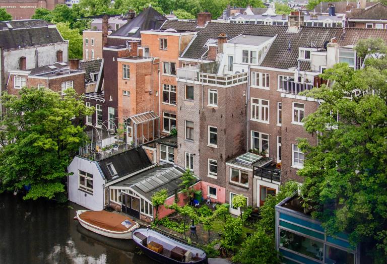 amsterdamse gracht oude huizen