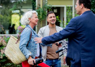 buurtgenoten in gesprek