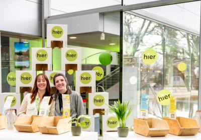 HIER-stand op HIER opgewekt