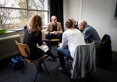 groepje mensen samenwerken