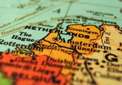 Foto van een oude kaart van Nederland