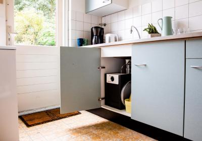 keukenkastje met warm water booster