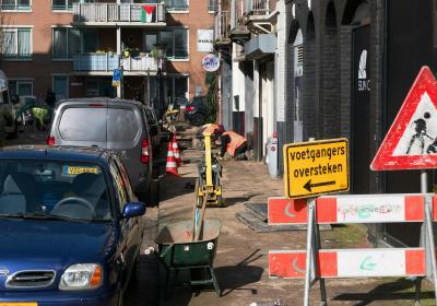 straatbeeld met werkzaamheden