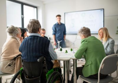 Mensen die vergaderen